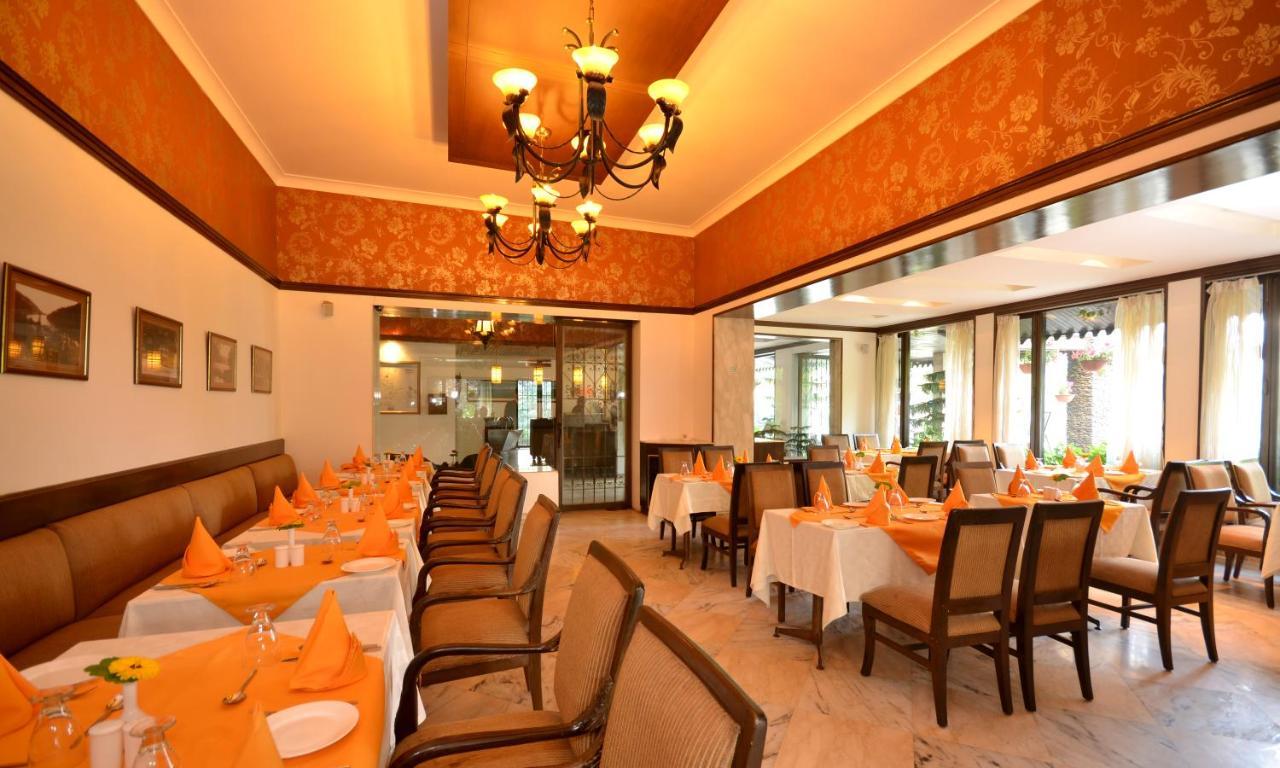 Shervani Hilltop Resort Nainital Esterno foto