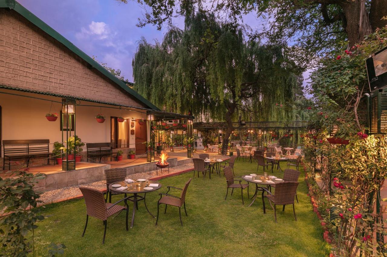 Shervani Hilltop Resort Nainital Esterno foto