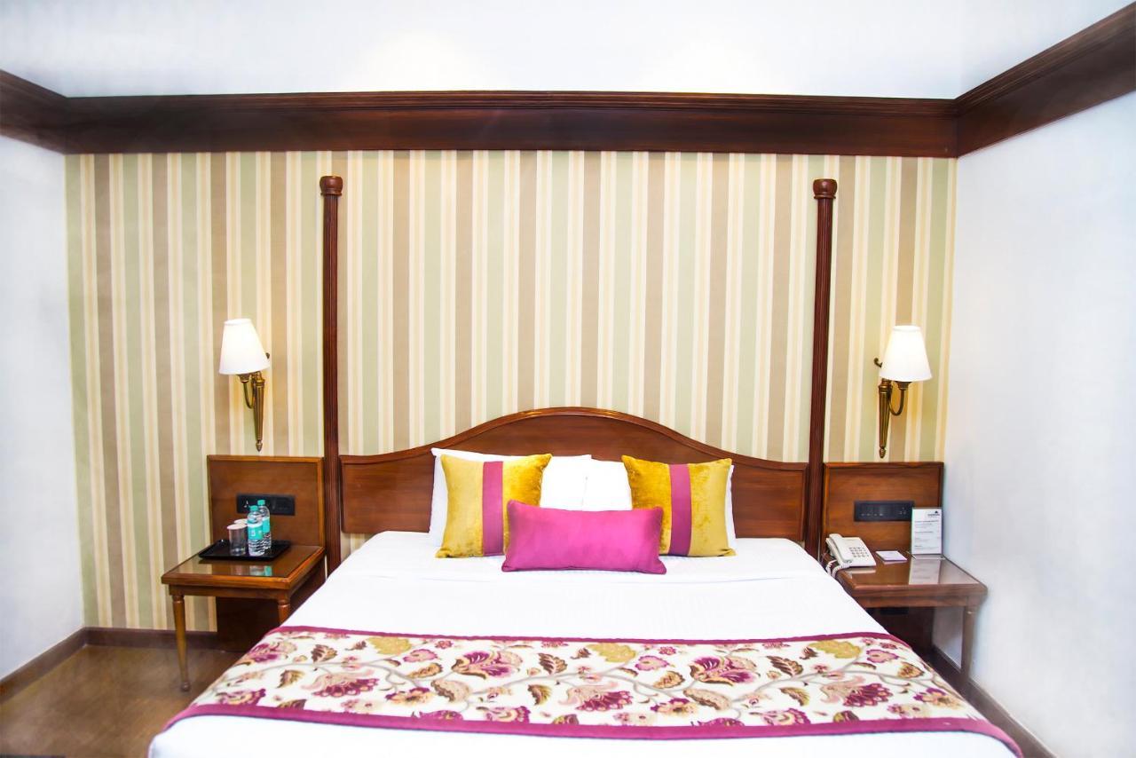 Shervani Hilltop Resort Nainital Esterno foto