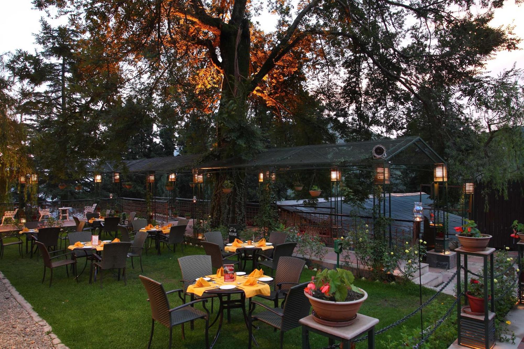 Shervani Hilltop Resort Nainital Esterno foto