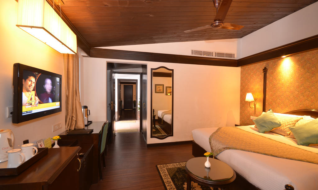 Shervani Hilltop Resort Nainital Esterno foto