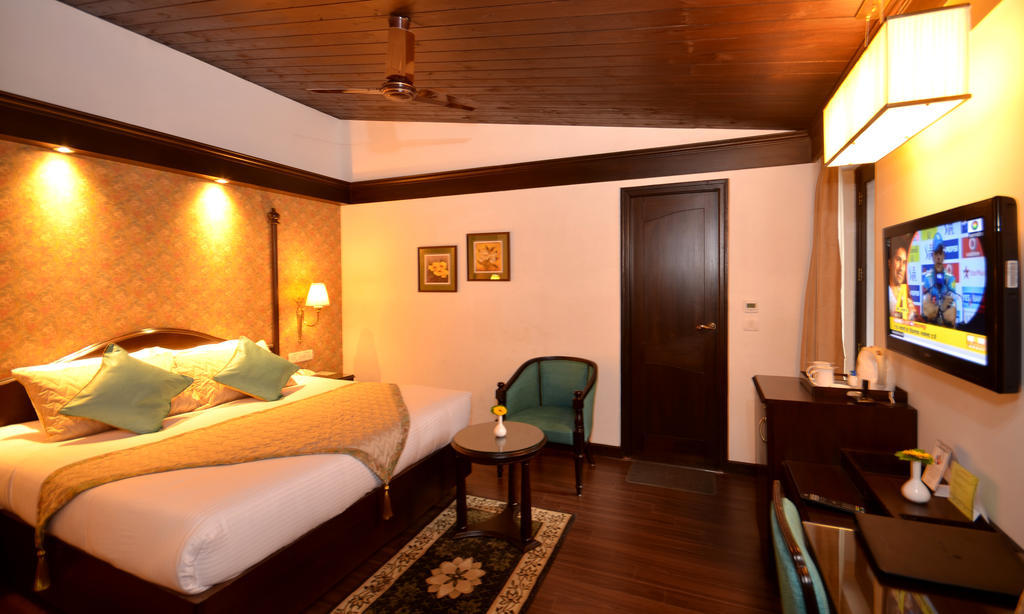 Shervani Hilltop Resort Nainital Esterno foto
