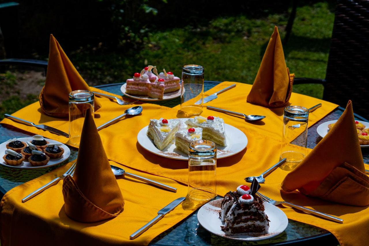 Shervani Hilltop Resort Nainital Esterno foto